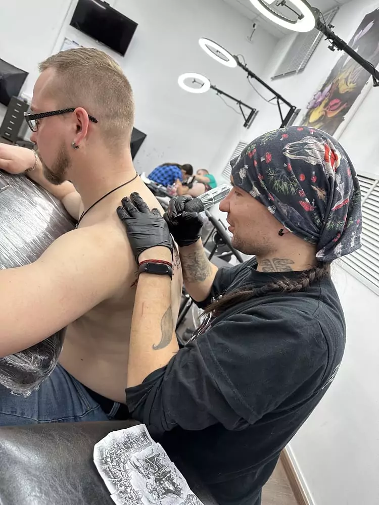 Мастер класс по татуировке в школе Art Tattoo